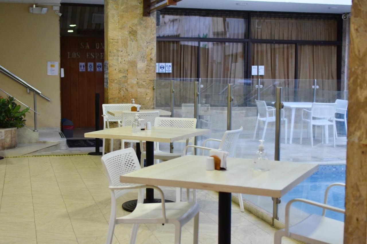 Hotel La Riviera 산타마르타 외부 사진