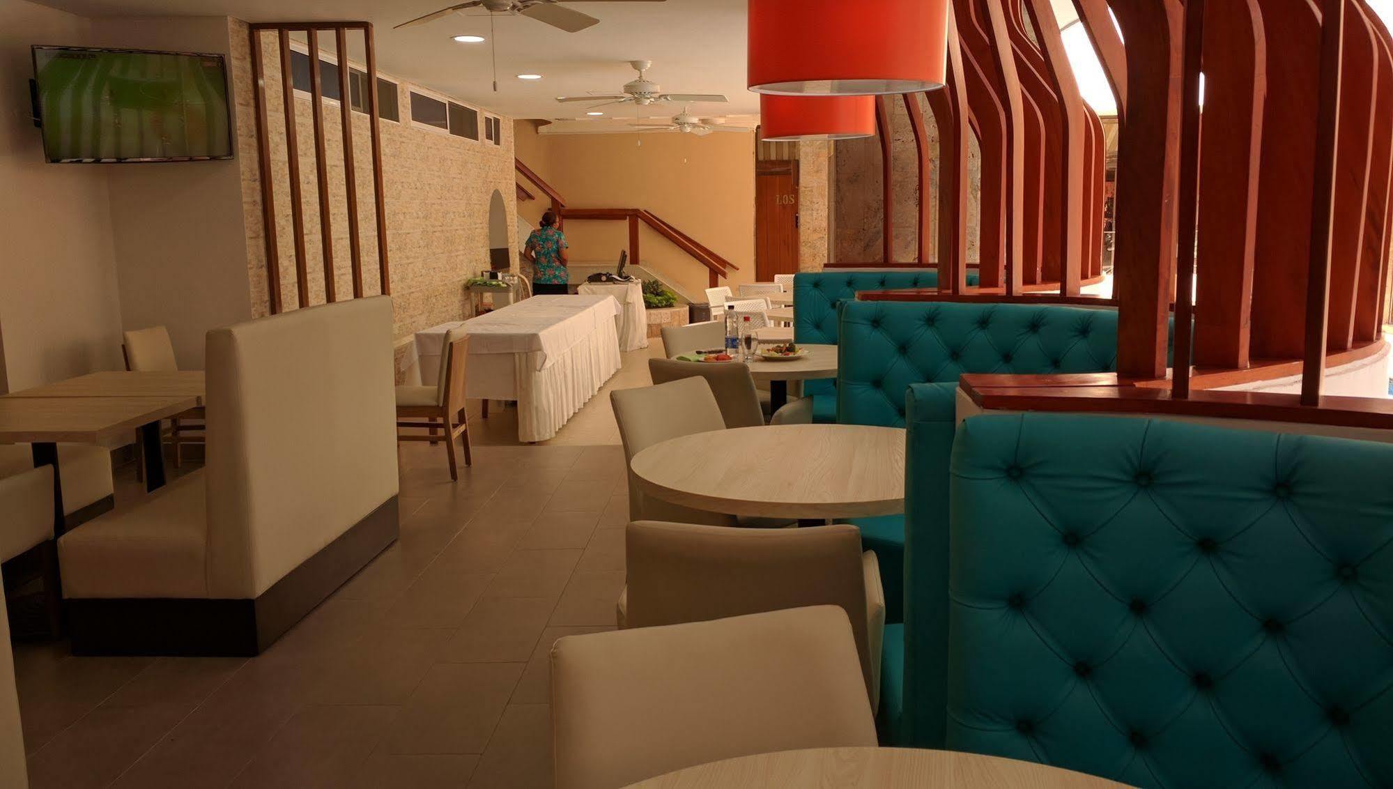 Hotel La Riviera 산타마르타 외부 사진